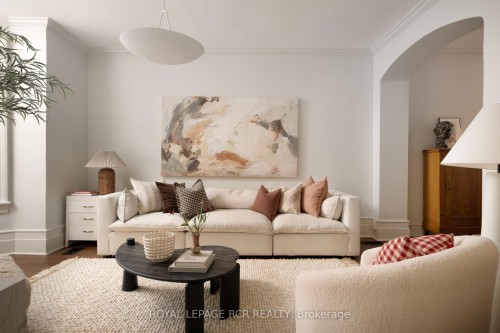 12 Bythia Street, Orangeville, ON - Indoor Photo Showing Living Room
