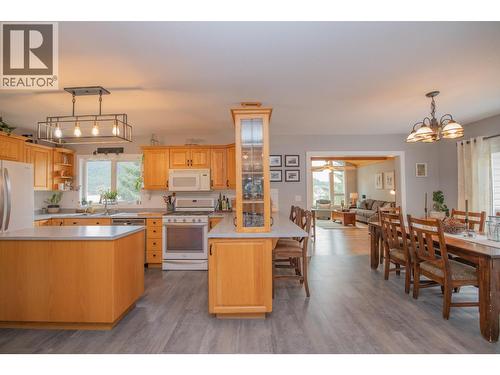 2506 Shuswap Avenue, Lumby, BC - Indoor