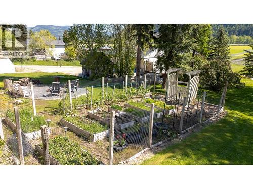 2506 Shuswap Avenue, Lumby, BC - Outdoor