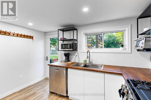 517 Wales Drive, Saugeen Shores, ON - Indoor Photo Showing Kitchen