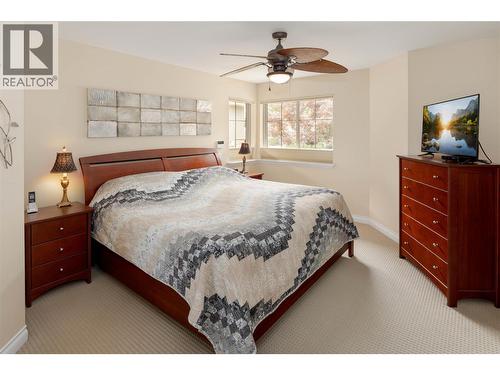 2455 Quail Ridge Boulevard Unit# 111, Kelowna, BC - Indoor Photo Showing Bedroom