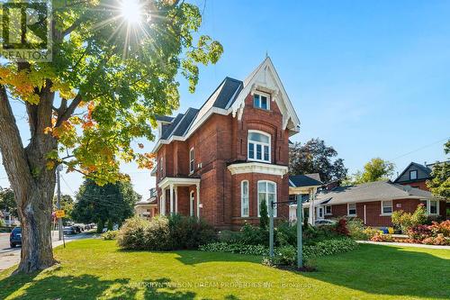 24 Lake Avenue W, Carleton Place, ON 