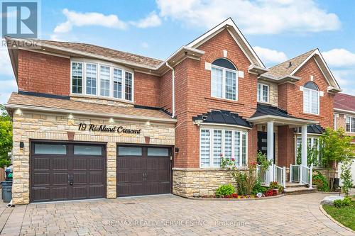 19 RICHLAND CRESCENT  Brampton, ON L6P 1M8