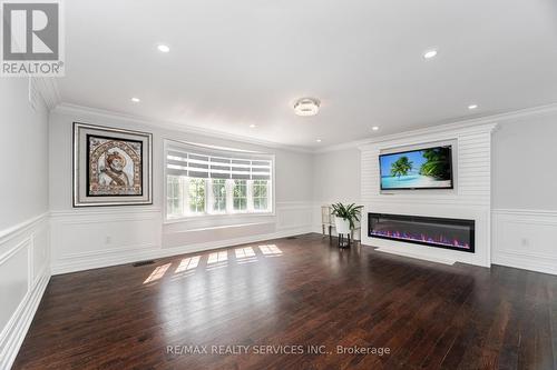 19 Richland Crescent, Brampton, ON - Indoor With Fireplace
