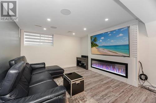 19 Richland Crescent, Brampton, ON - Indoor Photo Showing Other Room