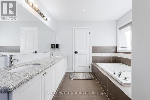 118 Lorne Thomas Place, New Tecumseth, ON - Indoor Photo Showing Bathroom