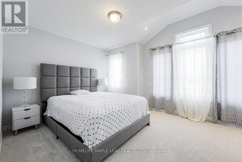 118 Lorne Thomas Place, New Tecumseth, ON - Indoor Photo Showing Bedroom