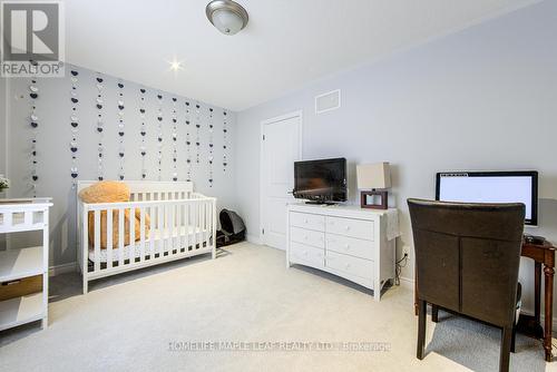 118 Lorne Thomas Place, New Tecumseth, ON - Indoor Photo Showing Bedroom