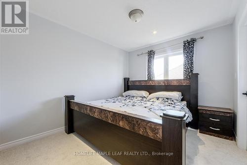 118 Lorne Thomas Place, New Tecumseth, ON - Indoor Photo Showing Bedroom