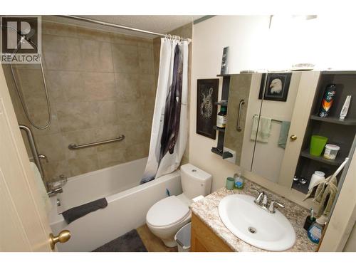 Main Bathroom - 8487 Highway 97 Unit# 49, Oliver, BC 