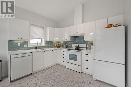 34 Schooner Drive, Kingston (Kingston East (Incl Barret Crt)), ON - Indoor Photo Showing Kitchen