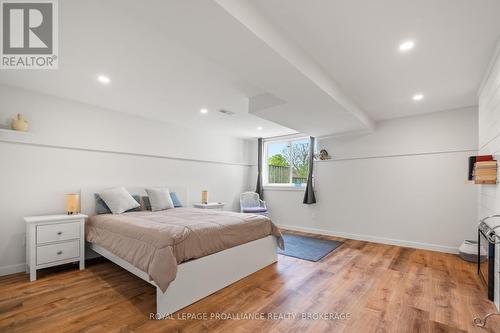 34 Schooner Drive, Kingston (Kingston East (Incl Barret Crt)), ON - Indoor Photo Showing Bedroom
