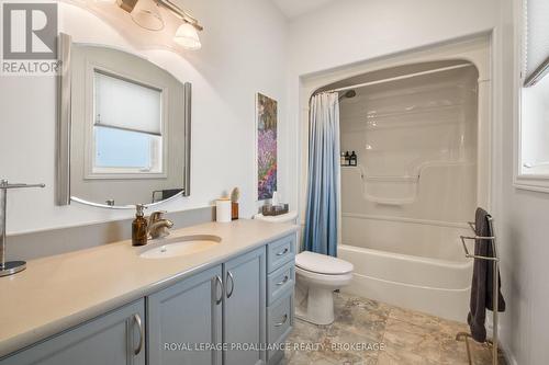34 Schooner Drive, Kingston (Kingston East (Incl Barret Crt)), ON - Indoor Photo Showing Bathroom
