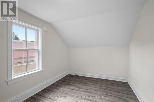 10-12 Thomas Street E, Greater Napanee (Greater Napanee), ON - Indoor Photo Showing Other Room