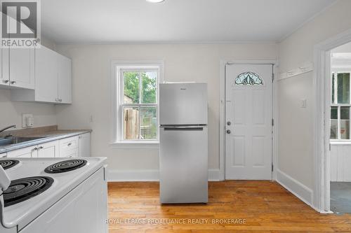 10-12 Thomas Street E, Greater Napanee (Greater Napanee), ON - Indoor Photo Showing Kitchen
