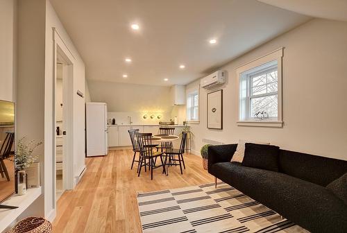 Salon - 5-316 Ch. De Knowlton, Lac-Brome, QC - Indoor