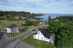 12 Pettes Cove RD  Grand Manan, NB E5G 1A7