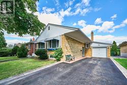 28 WINNIPEG ROAD  Toronto (Kingsview Village-The Westway), ON M9P 2E4