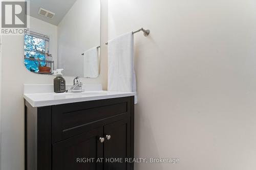 67 Strathaven Private, Ottawa, ON - Indoor Photo Showing Bathroom