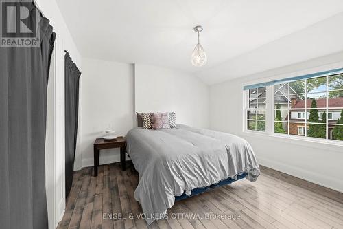 22 Mount Pleasant Avenue, Ottawa, ON - Indoor Photo Showing Bedroom