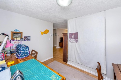 203-940 Inverness Rd, Saanich, BC - Indoor Photo Showing Bedroom