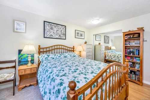 203-940 Inverness Rd, Saanich, BC - Indoor Photo Showing Bedroom