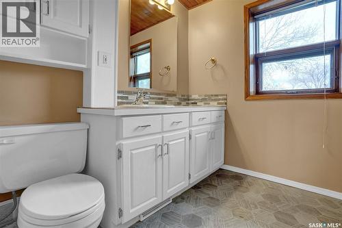 3060 18Th Avenue, Regina, SK - Indoor Photo Showing Bathroom