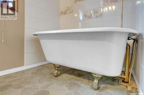 3060 18Th Avenue, Regina, SK - Indoor