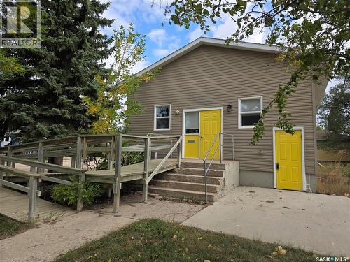 402 Minto Street, Elbow, SK - Outdoor