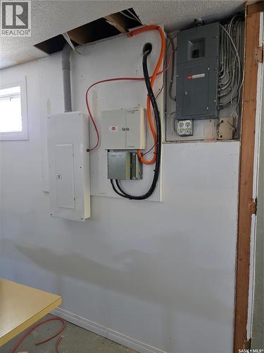 402 Minto Street, Elbow, SK - Indoor