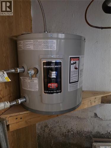 402 Minto Street, Elbow, SK - Indoor