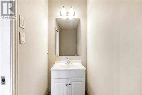 105 Eclipse Crescent, Greater Sudbury, ON - Indoor Photo Showing Bathroom