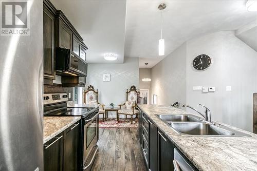 105 Eclipse Crescent, Greater Sudbury, ON - Indoor Photo Showing Kitchen With Double Sink With Upgraded Kitchen