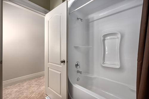 4150 Walters Street, Merritt, BC - Indoor Photo Showing Bathroom