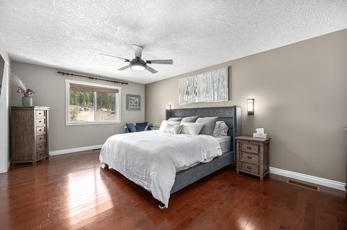 4150 Walters Street, Merritt, BC - Indoor Photo Showing Bedroom