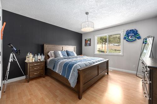 4150 Walters Street, Merritt, BC - Indoor Photo Showing Bedroom