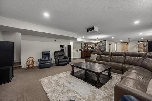 4150 Walters Street, Merritt, BC - Indoor Photo Showing Living Room