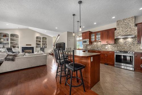 4150 Walters Street, Merritt, BC - Indoor Photo Showing Kitchen With Fireplace With Upgraded Kitchen