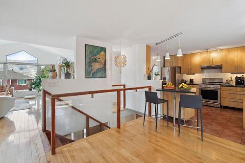 183 Magic Drive, Kelowna, BC - Indoor Photo Showing Kitchen