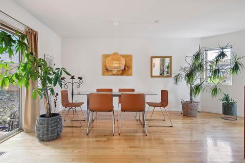 183 Magic Drive, Kelowna, BC - Indoor Photo Showing Dining Room