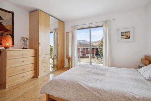 183 Magic Drive, Kelowna, BC - Indoor Photo Showing Bedroom