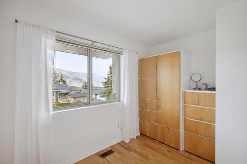 183 Magic Drive, Kelowna, BC - Indoor Photo Showing Other Room