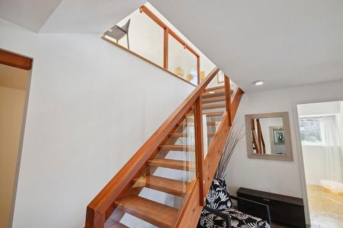 183 Magic Drive, Kelowna, BC - Indoor Photo Showing Other Room