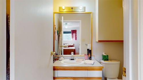 612 21St Avenue, Cranbrook, BC - Indoor Photo Showing Bathroom
