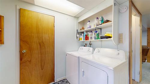 612 21St Avenue, Cranbrook, BC - Indoor Photo Showing Laundry Room