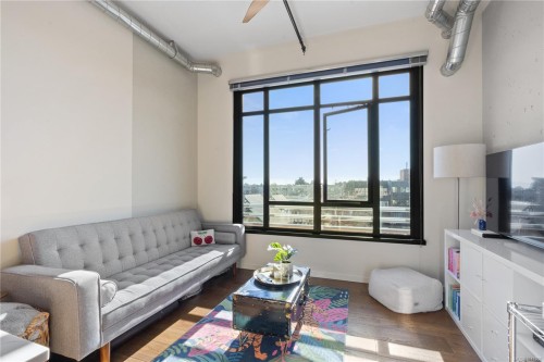 526-1029 View St, Victoria, BC - Indoor Photo Showing Living Room