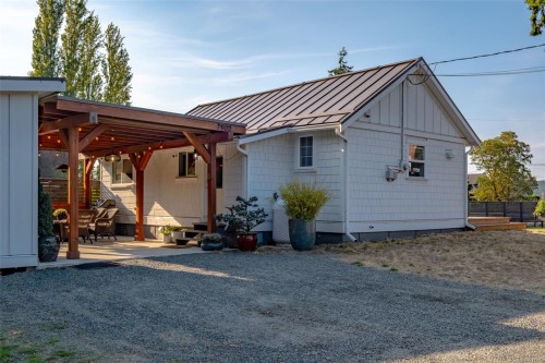 7902 Lantzville Rd, Lantzville, BC 