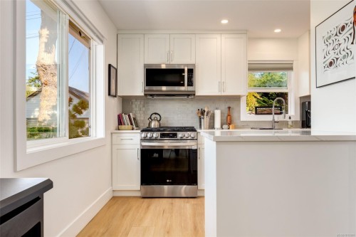 7902 Lantzville Rd, Lantzville, BC 