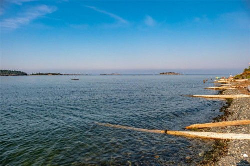 7902 Lantzville Rd, Lantzville, BC 