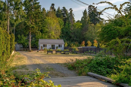 7902 Lantzville Rd, Lantzville, BC 